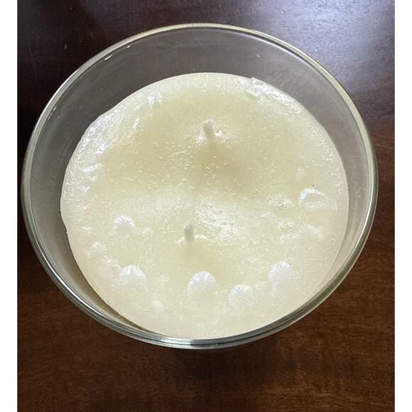 Yankee 2-Wick Candle SoHo Living Silver Snowflake Limited Edition 20oz Holiday - Picture 3 of 4